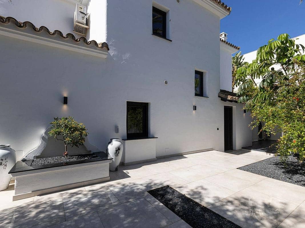 4 quarto Moradia para arrendar em Marbella com piscina garagem - 8 000 € (Ref: 10000209)