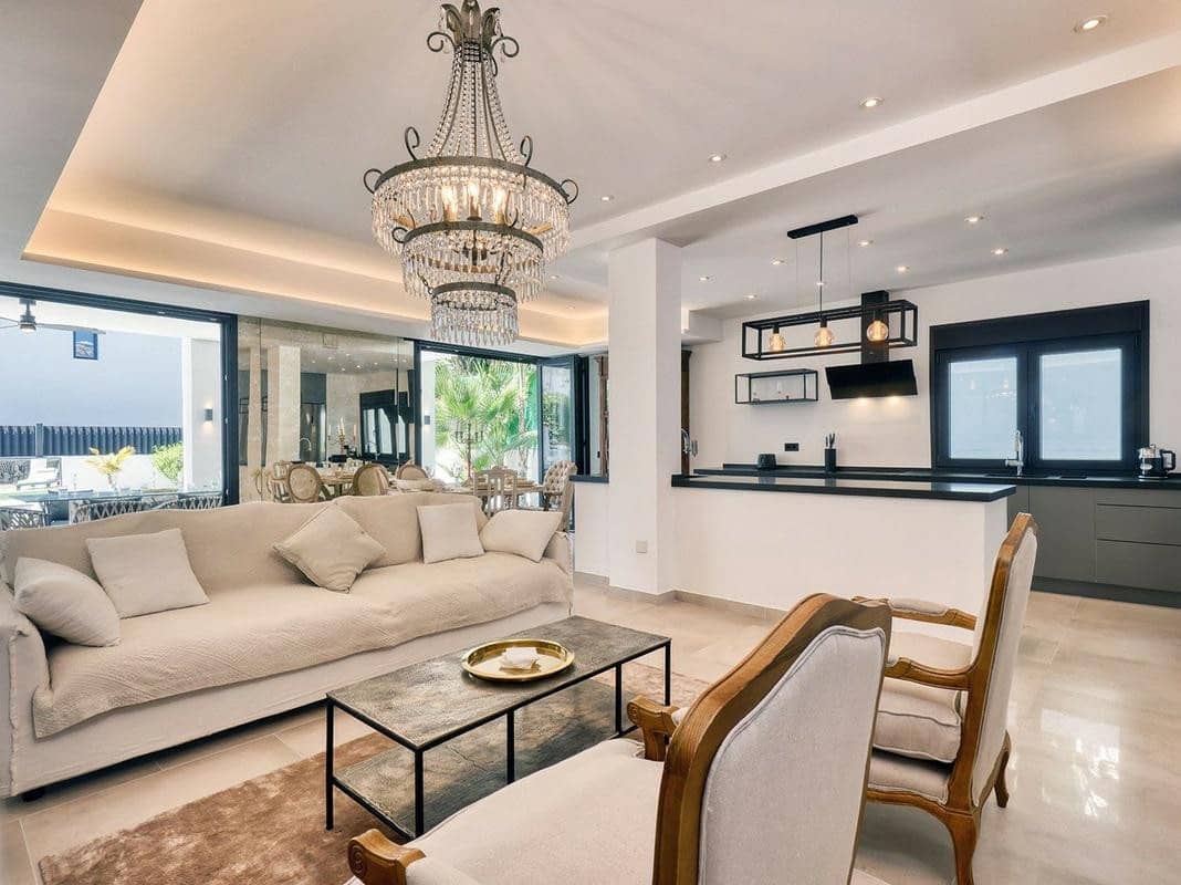 4 quarto Moradia para arrendar em Marbella com piscina garagem - 8 000 € (Ref: 10000209)