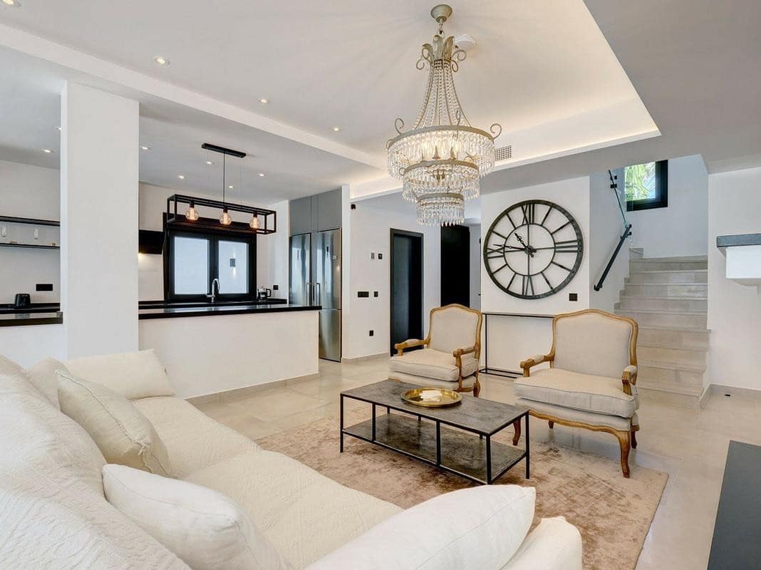 4 quarto Moradia para arrendar em Marbella com piscina garagem - 8 000 € (Ref: 10000209)