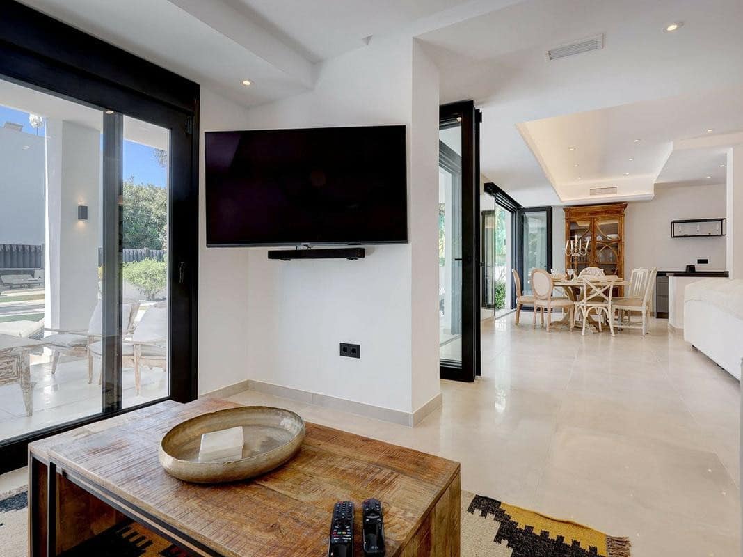 4 quarto Moradia para arrendar em Marbella com piscina garagem - 8 000 € (Ref: 10000209)