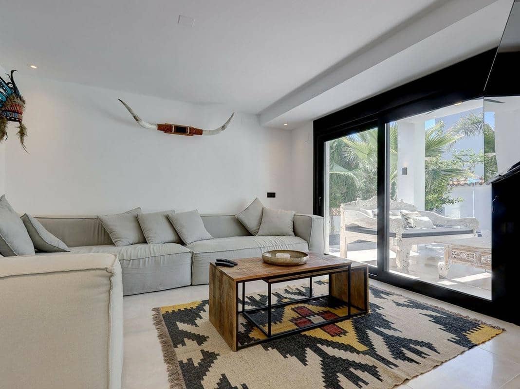 4 quarto Moradia para arrendar em Marbella com piscina garagem - 8 000 € (Ref: 10000209)