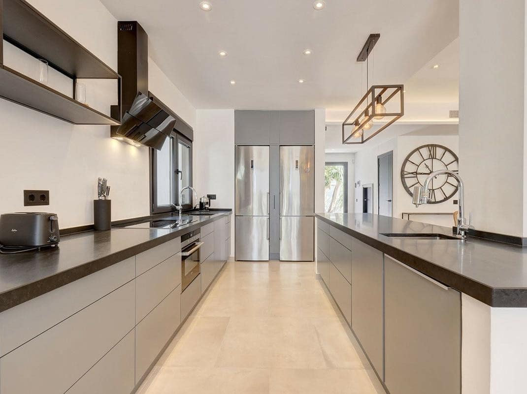 4 quarto Moradia para arrendar em Marbella com piscina garagem - 8 000 € (Ref: 10000209)