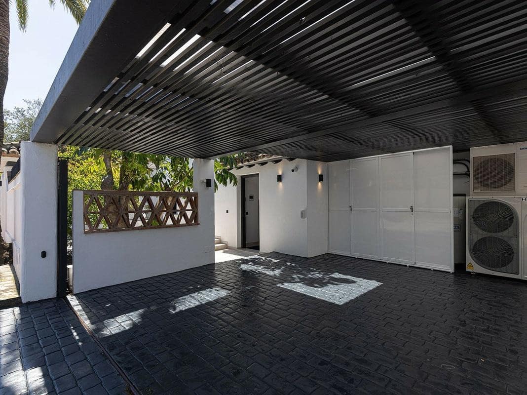 4 quarto Moradia para arrendar em Marbella com piscina garagem - 8 000 € (Ref: 10000209)