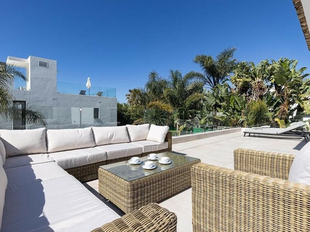 4 quarto Moradia para arrendar em Marbesa, Marbella - 8 000 € (Ref: 10000209)