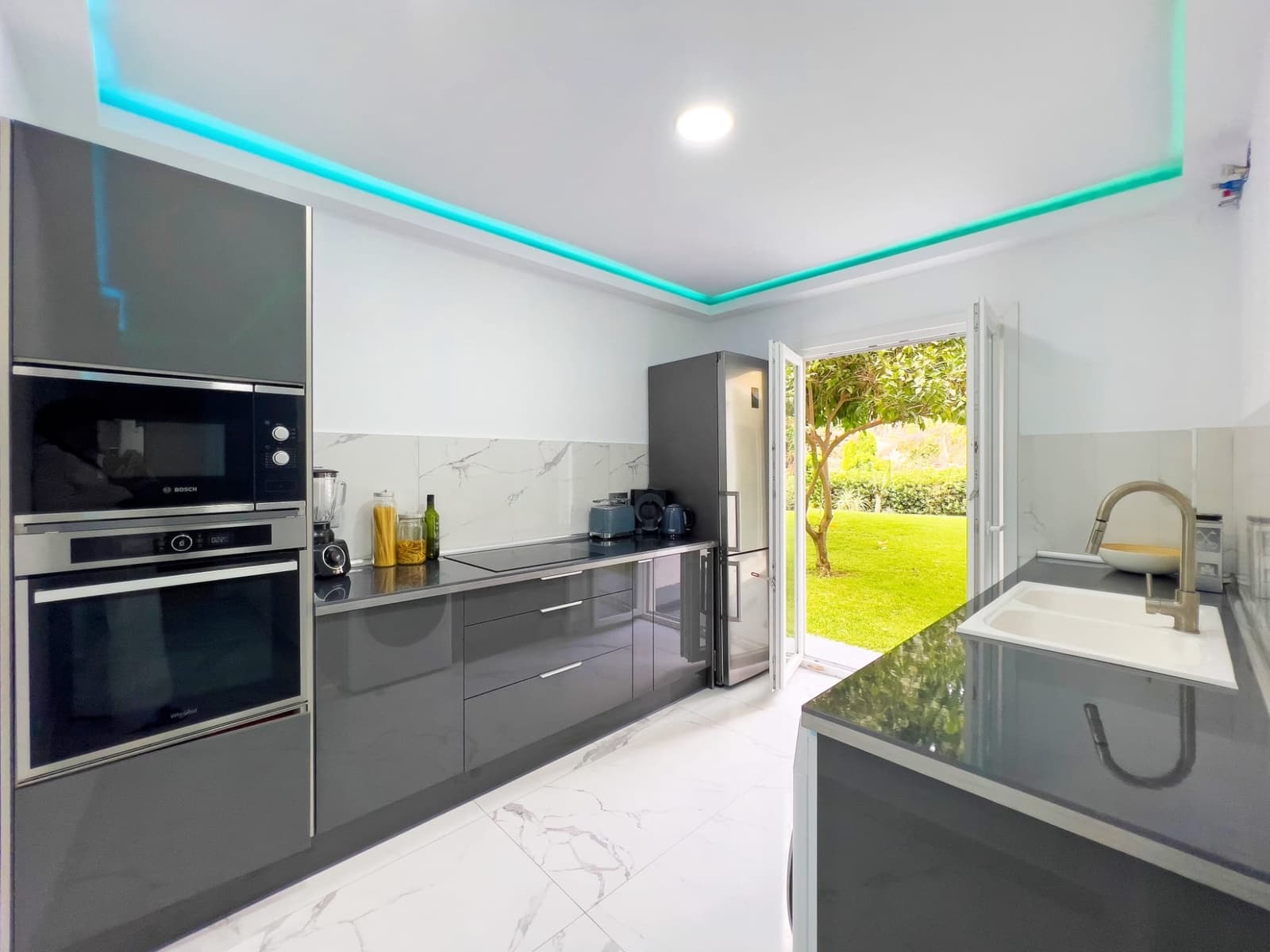 2 camera da letto Appartamento da affittare in La Quinta con piscina garage - 3.500 € (Rif: 10000210)