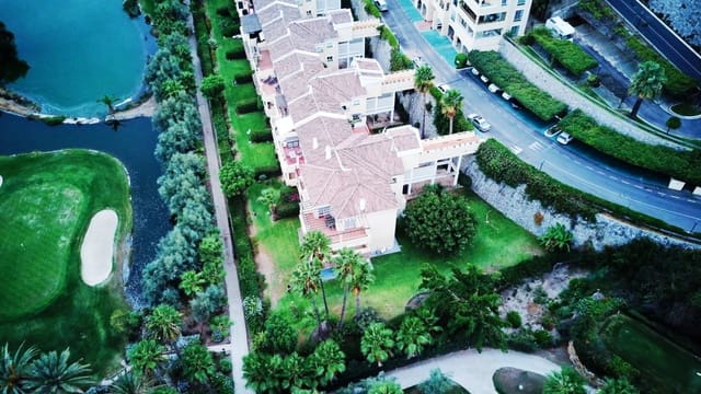2 camera da letto Appartamento da affittare in La Quinta, Benahavís con piscina garage - 3.500 € (Rif: 10000210)