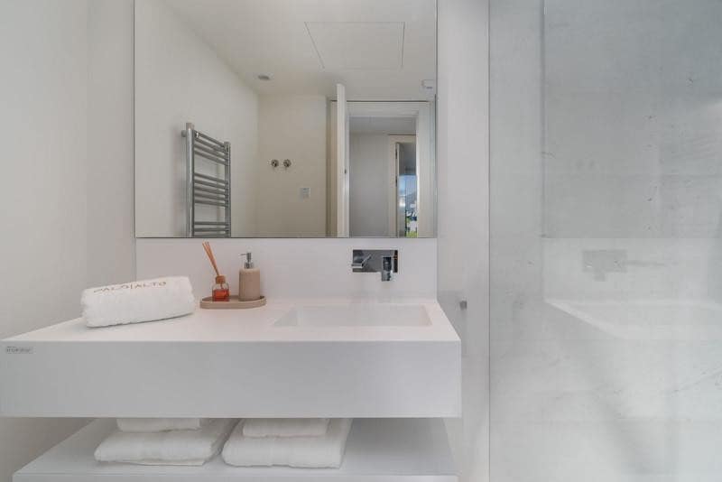 Appartement de 3 chambres à louer à Ojen avec piscine - 6 500 € (Ref: 10000211)