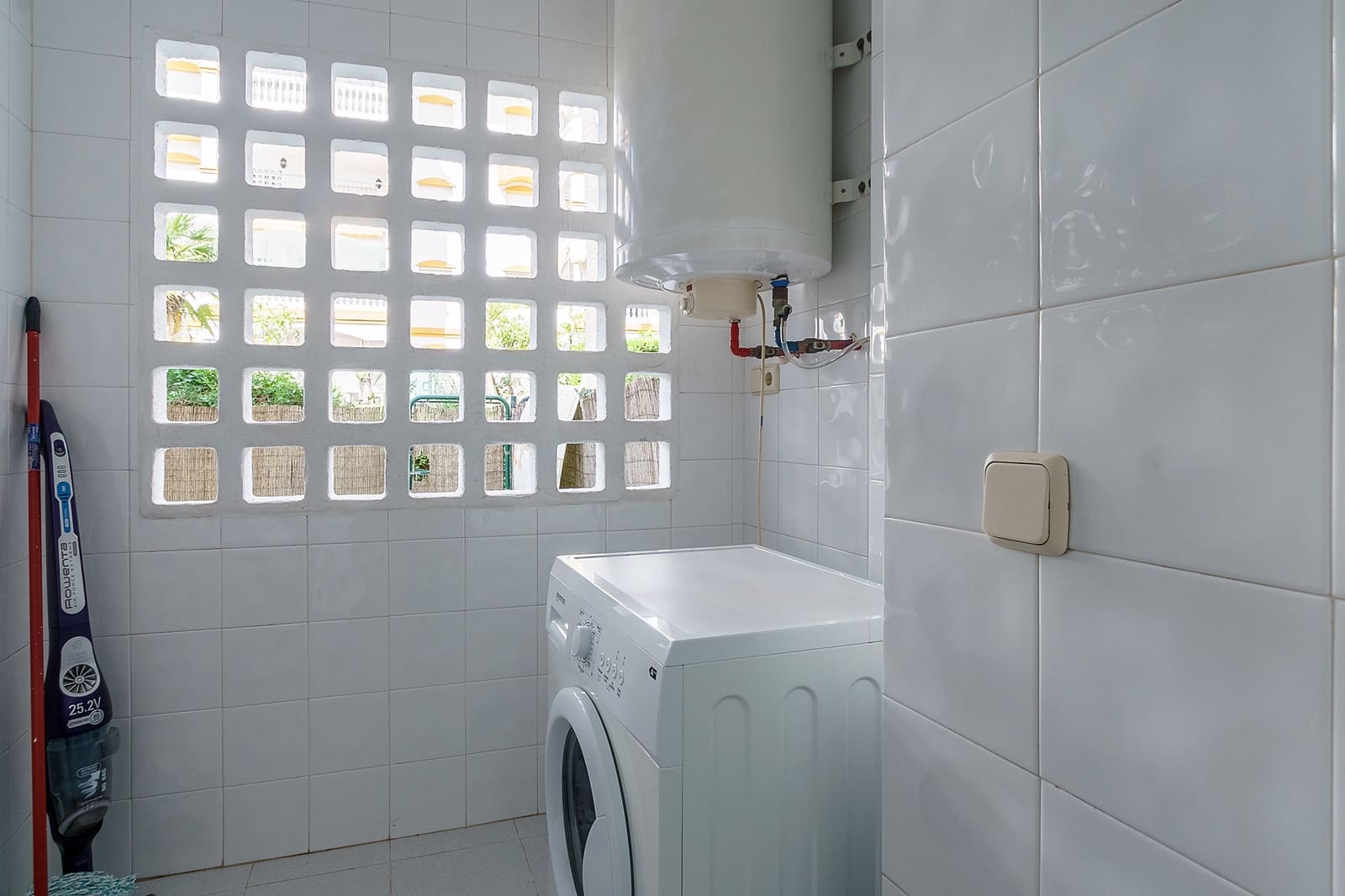 2 slaapkamer Appartement te huur in Marbella met zwembad garage - € 2.500 (Ref: 10002550)