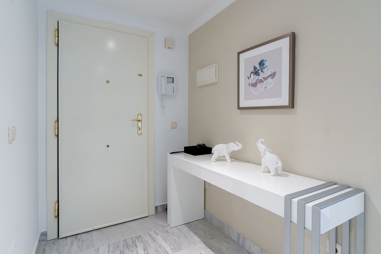 2 slaapkamer Appartement te huur in Marbella met zwembad garage - € 2.500 (Ref: 10002550)