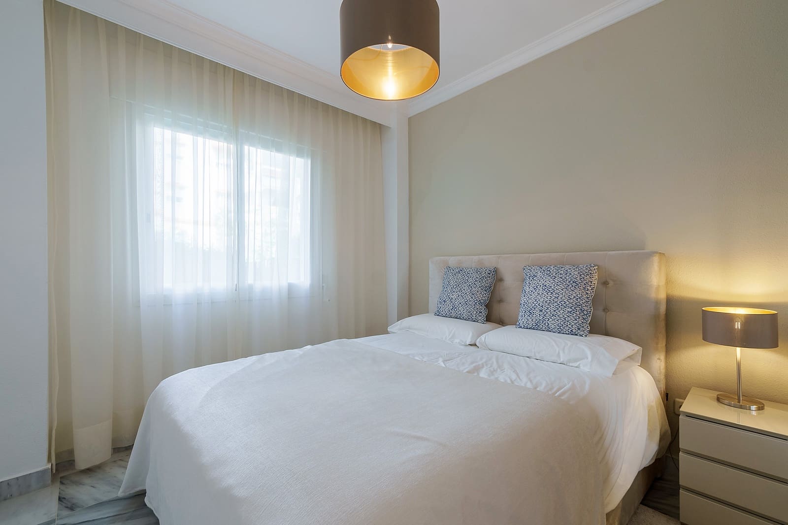 2 slaapkamer Appartement te huur in Marbella met zwembad garage - € 2.500 (Ref: 10002550)