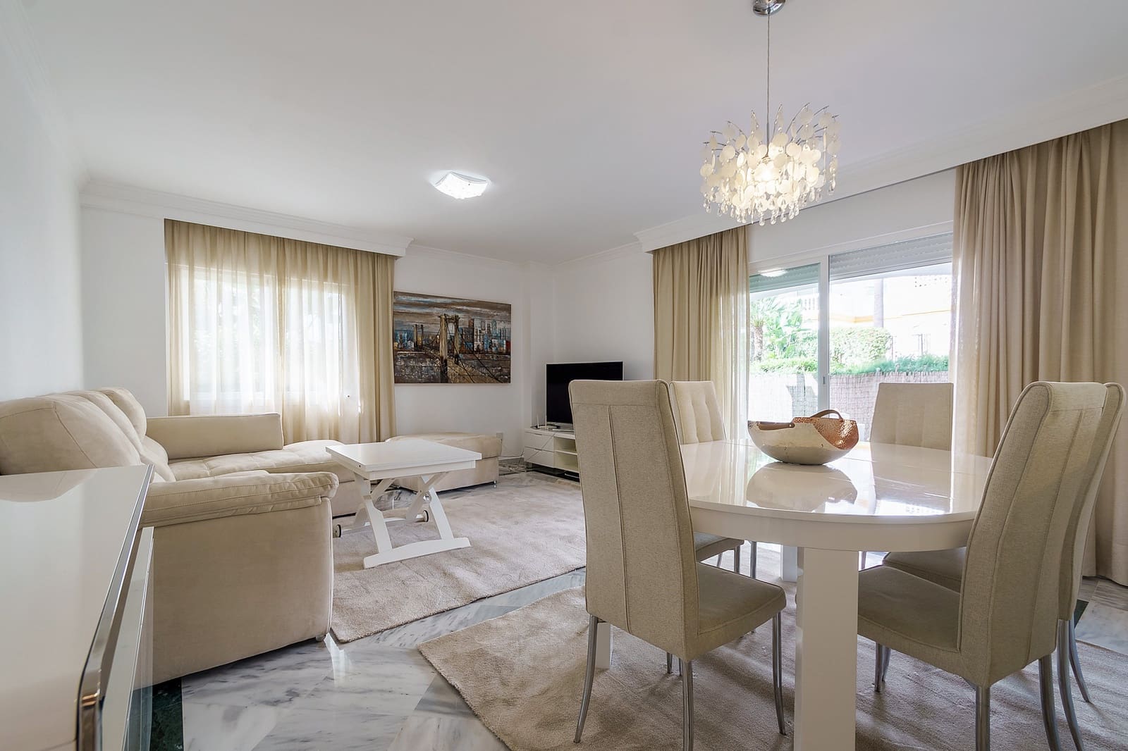 2 slaapkamer Appartement te huur in Marbella met zwembad garage - € 2.500 (Ref: 10002550)
