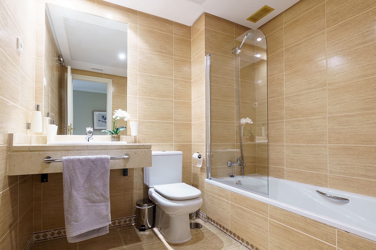 2 slaapkamer Appartement te huur in Marbella met zwembad garage - € 2.500 (Ref: 10002550)