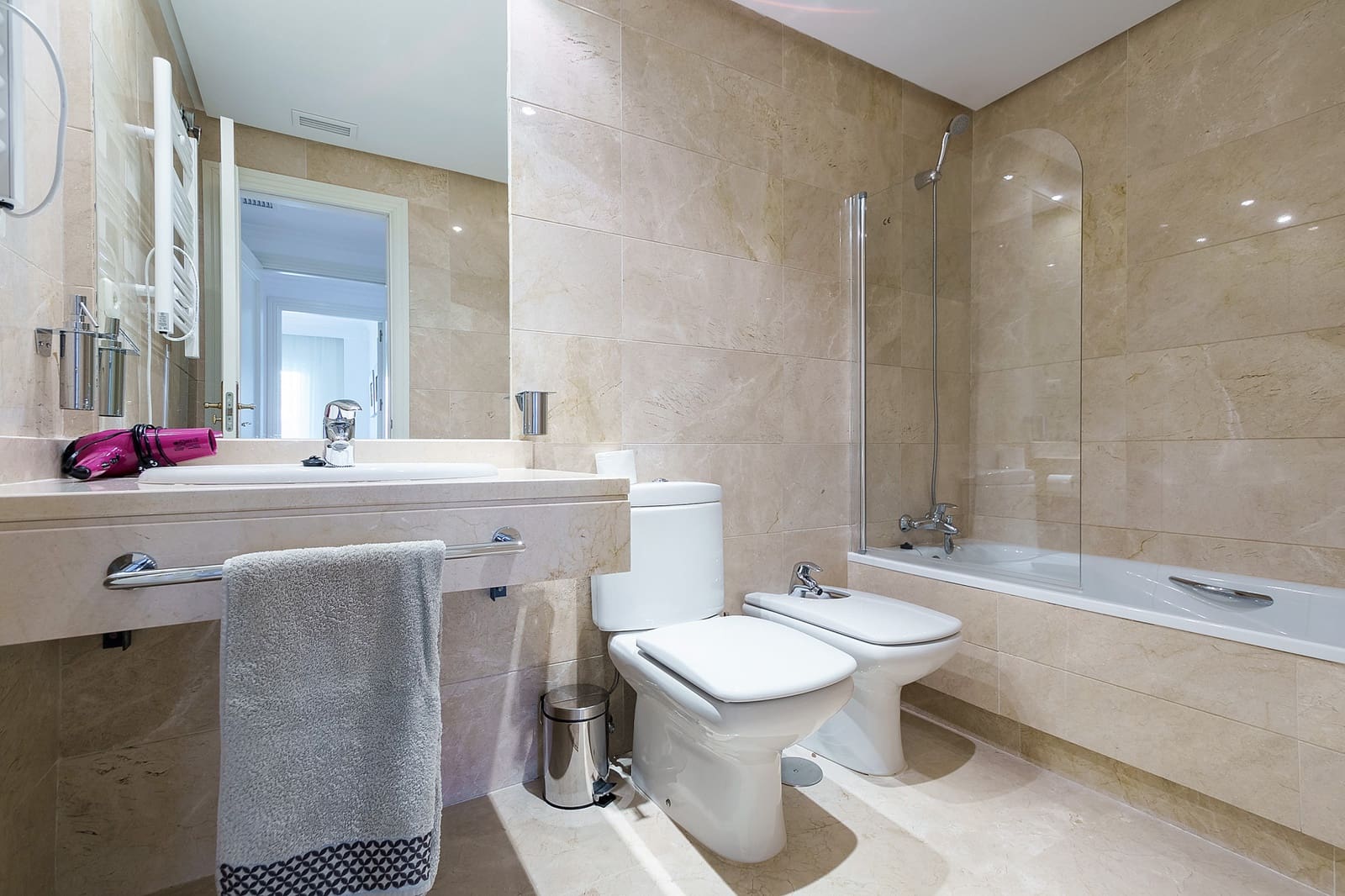 2 slaapkamer Appartement te huur in Marbella met zwembad garage - € 2.500 (Ref: 10002550)