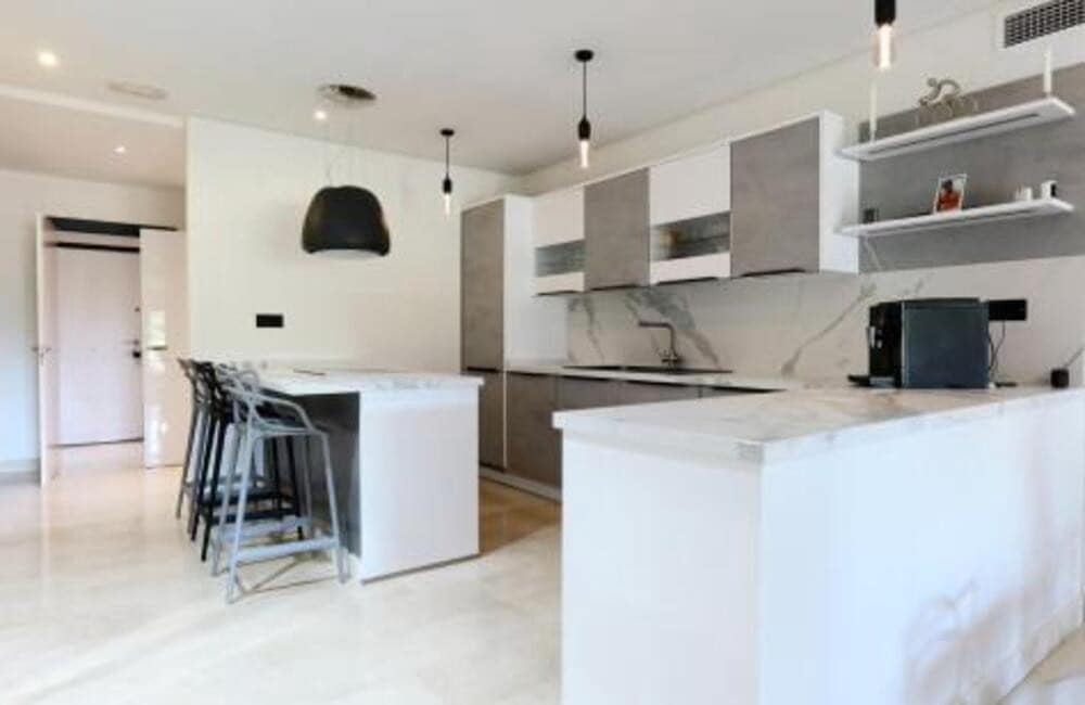 Apartamento de 3 habitaciones en Marbella en venta con piscina garaje - 799.000 € (Ref: 10002551)