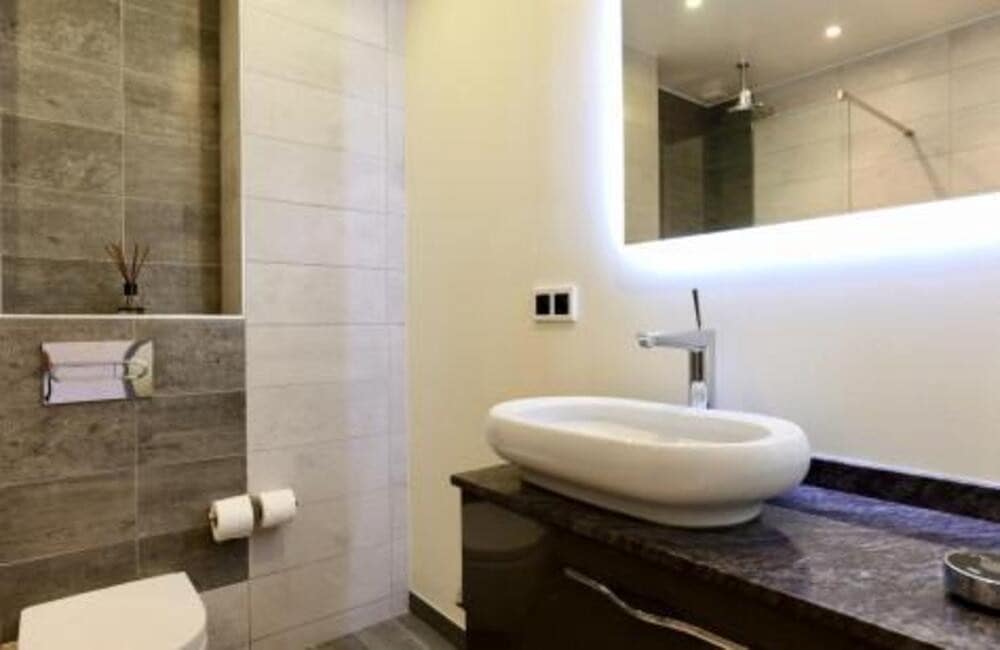 Apartamento de 3 habitaciones en Marbella en venta con piscina garaje - 799.000 € (Ref: 10002551)
