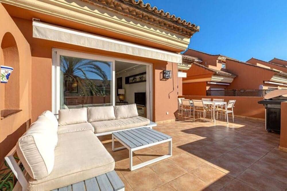 3 soveværelse Penthouse til leje i Marbella med swimmingpool garage - € 3.800 (Ref: 10002552)