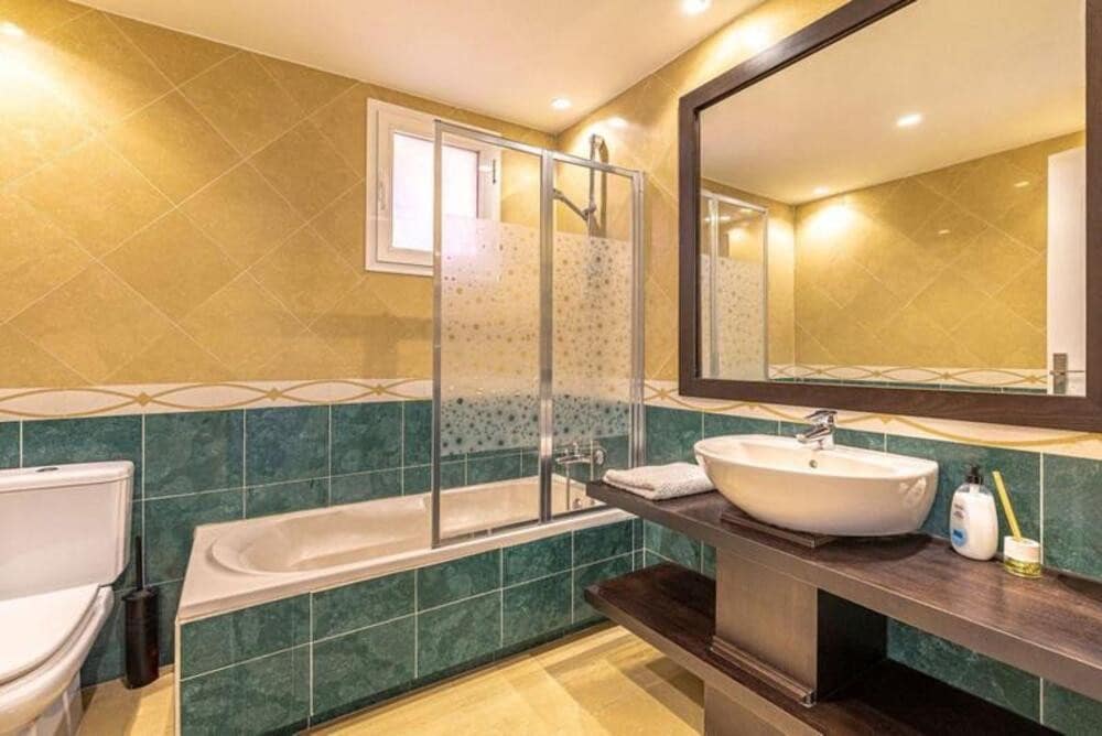3 soveværelse Penthouse til leje i Marbella med swimmingpool garage - € 3.800 (Ref: 10002552)