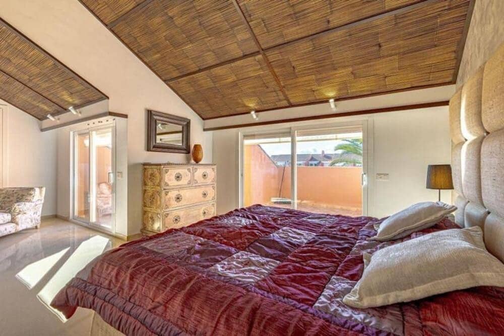 3 soveværelse Penthouse til leje i Marbella med swimmingpool garage - € 3.800 (Ref: 10002552)