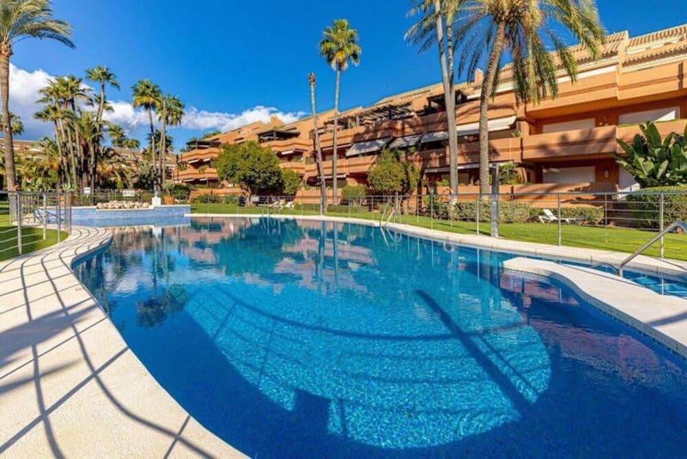 3 soveværelse Penthouse til leje i Marbella med swimmingpool garage - € 3.800 (Ref: 10002552)