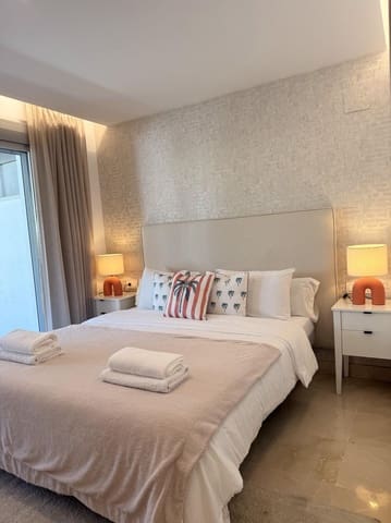 2 bedroom Apartment for rent in Nueva Andalucía Centro, Marbella with pool garage - € 4,000 (Ref: 10002553)
