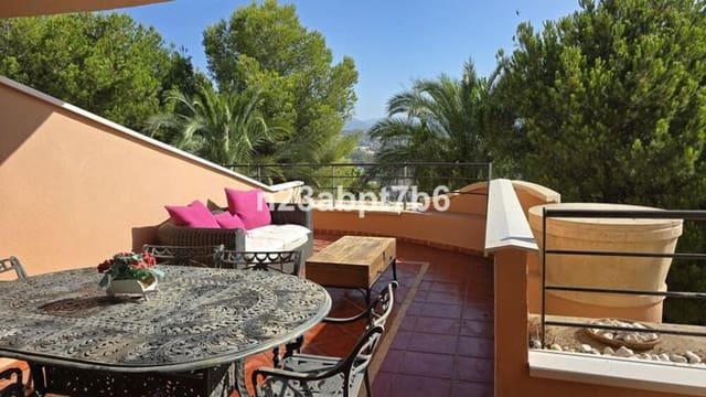 2 makuuhuone Huoneisto vuokrattavana paikassa Los Naranjos, Marbella mukana uima-altaan 
autotalli - 3 000 € (Ref: 10002554)