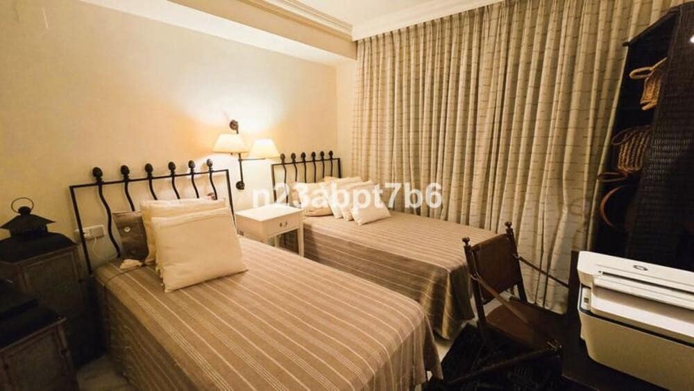 2 bedroom Apartment for rent in Marbella with pool garage - € 3,000 (Ref: 10002554)