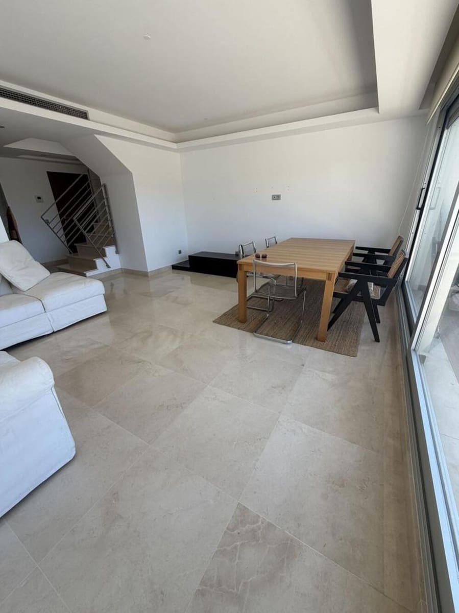 2 camera da letto Attico da affittare in Los Arqueros con piscina garage - 2.800 € (Rif: 10004957)