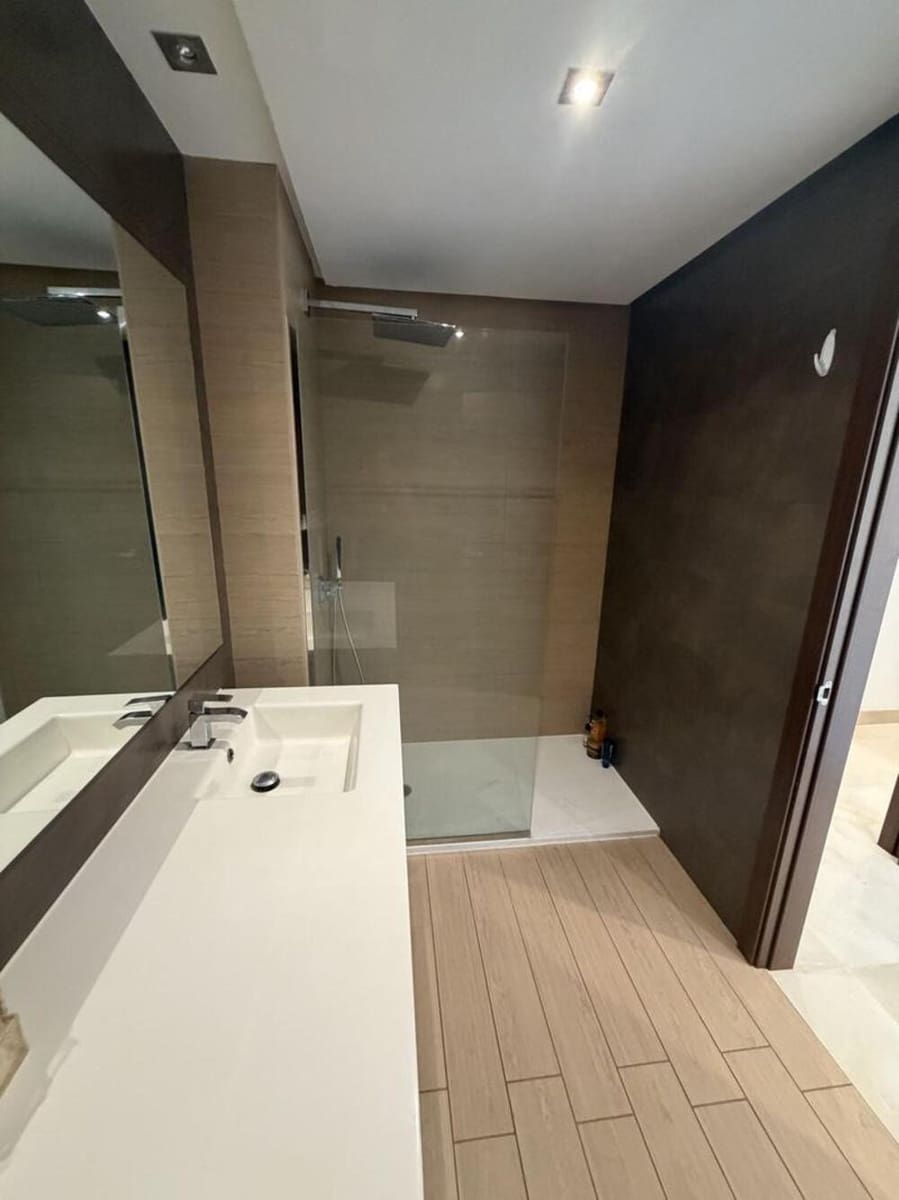 2 camera da letto Attico da affittare in Los Arqueros con piscina garage - 2.800 € (Rif: 10004957)