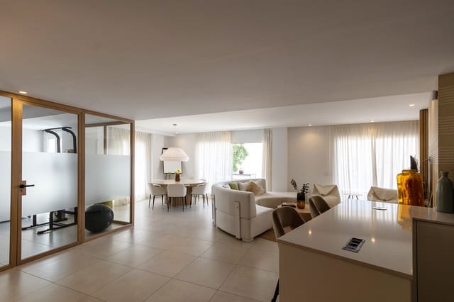 3 slaapkamer Penthouse te huur in Alto de los Monteros, Marbella - € 3.800 (Ref: 10004958)
