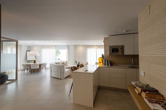 3 slaapkamer Penthouse te huur in Alto de los Monteros, Marbella - € 3.800 (Ref: 10004958)