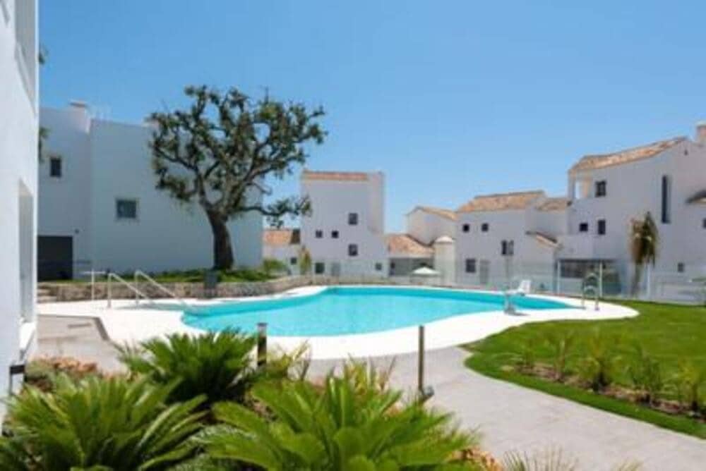 Ático de 3 habitaciones en Marbella en alquiler con piscina garaje - 3.800 € (Ref: 10004958)