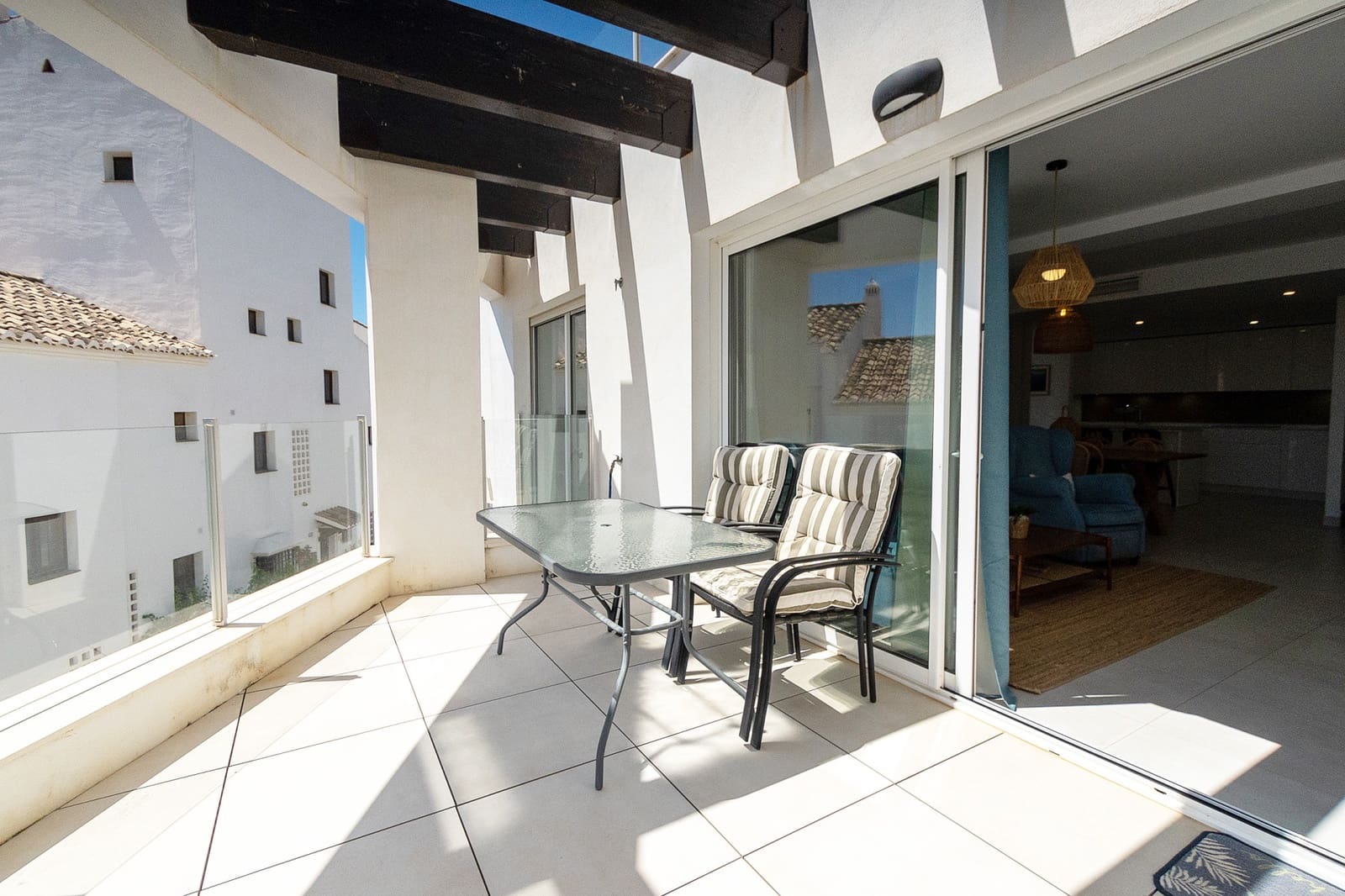 Ático de 3 habitaciones en Marbella en alquiler con piscina garaje - 3.800 € (Ref: 10004958)