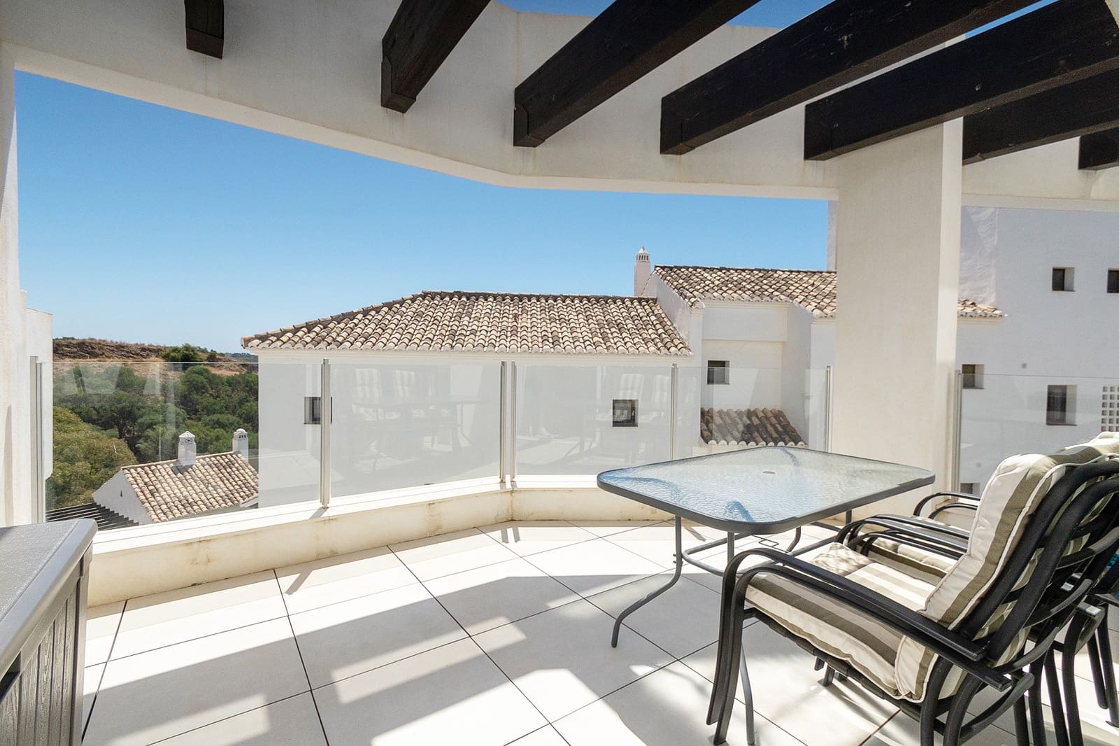 Ático de 3 habitaciones en Marbella en alquiler con piscina garaje - 3.800 € (Ref: 10004958)