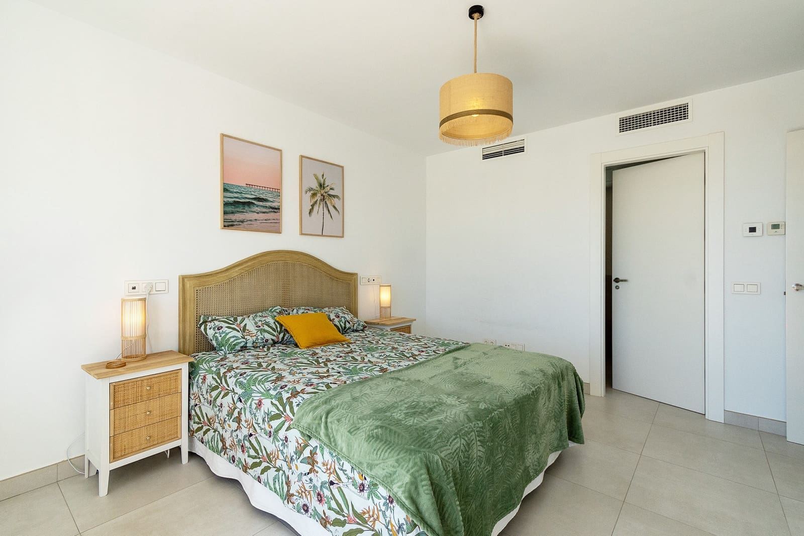 Ático de 3 habitaciones en Marbella en alquiler con piscina garaje - 3.800 € (Ref: 10004958)