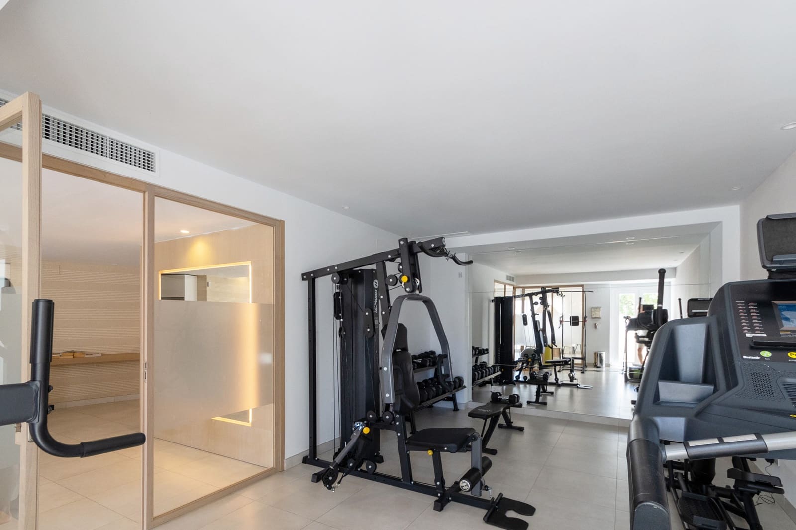 Ático de 3 habitaciones en Marbella en alquiler con piscina garaje - 3.800 € (Ref: 10004958)