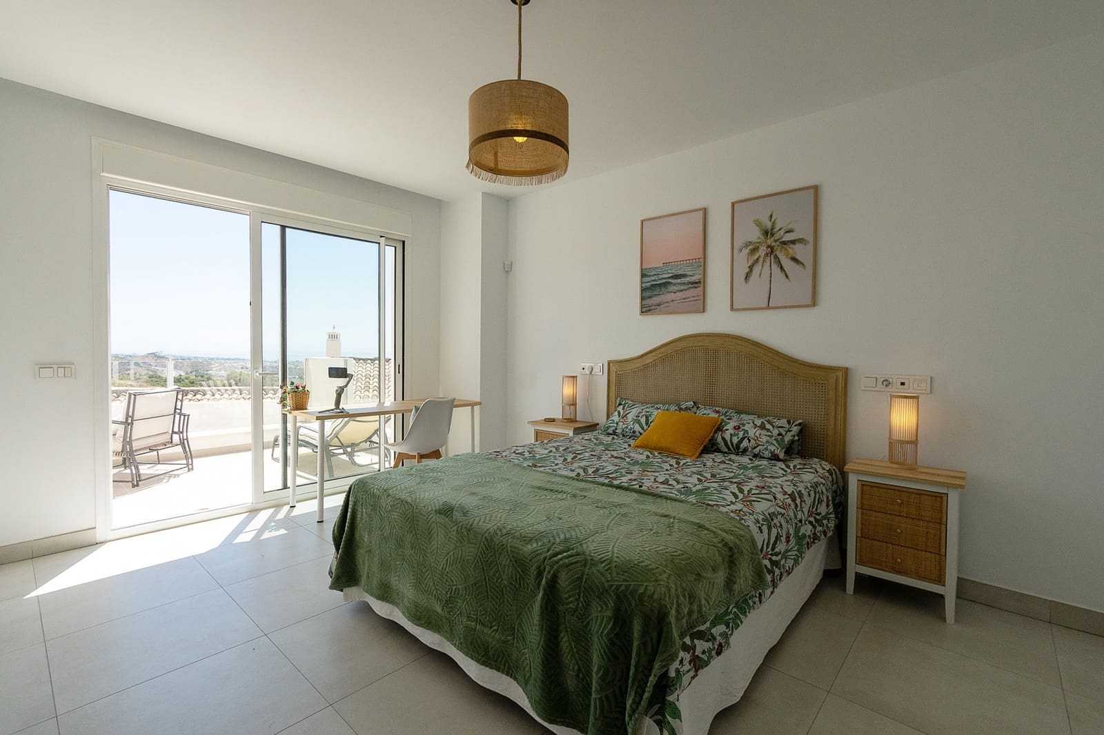 Ático de 3 habitaciones en Marbella en alquiler con piscina garaje - 3.800 € (Ref: 10004958)