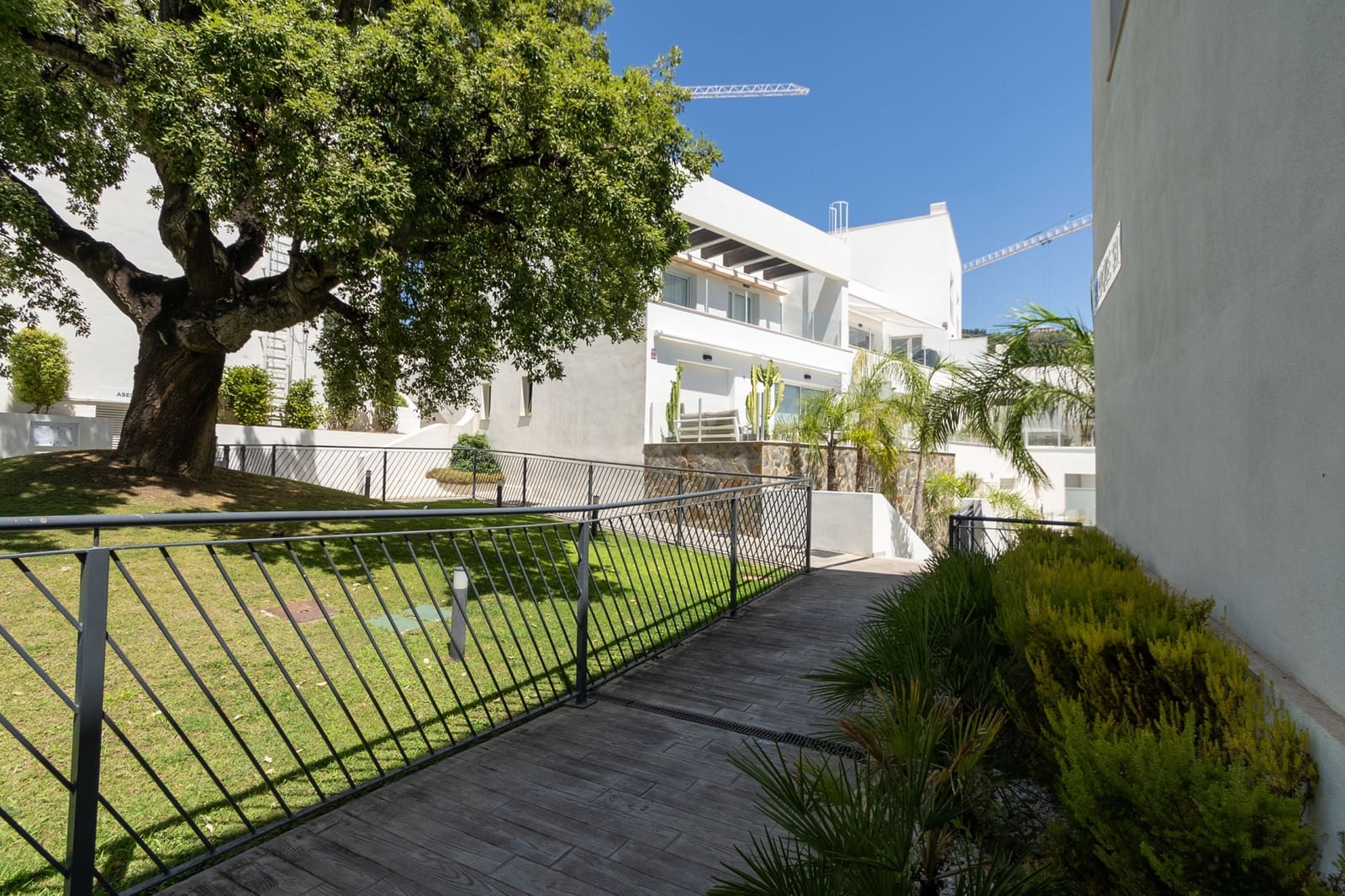 Ático de 3 habitaciones en Marbella en alquiler con piscina garaje - 3.800 € (Ref: 10004958)