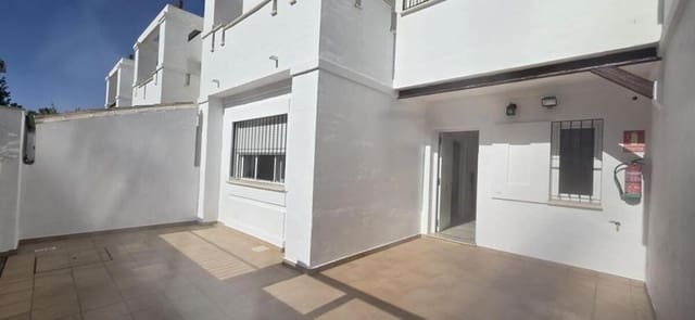 3 bedroom Townhouse for rent in La Dama de Noche - La Alzambra, Marbella with pool garage - € 2,500 (Ref: 10004959)