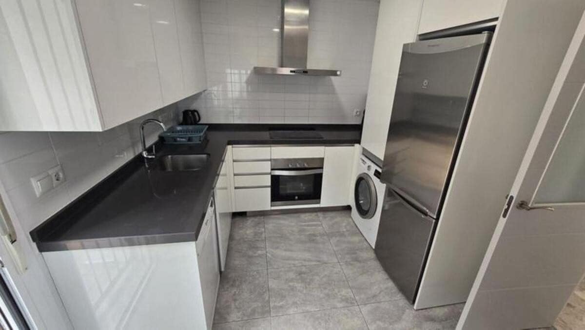 3 bedroom Townhouse for rent in Marbella with pool garage - € 2,500 (Ref: 10004959)