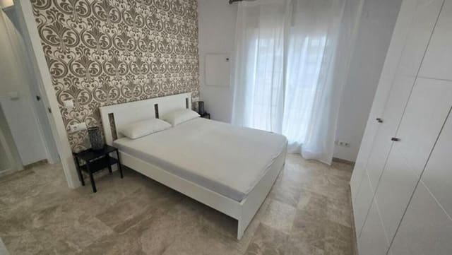 3 bedroom Townhouse for rent in La Dama de Noche - La Alzambra, Marbella with pool garage - € 2,500 (Ref: 10004959)