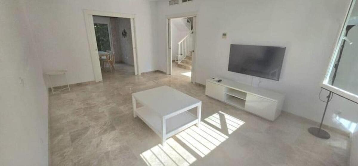 3 bedroom Townhouse for rent in Marbella with pool garage - € 2,500 (Ref: 10004959)