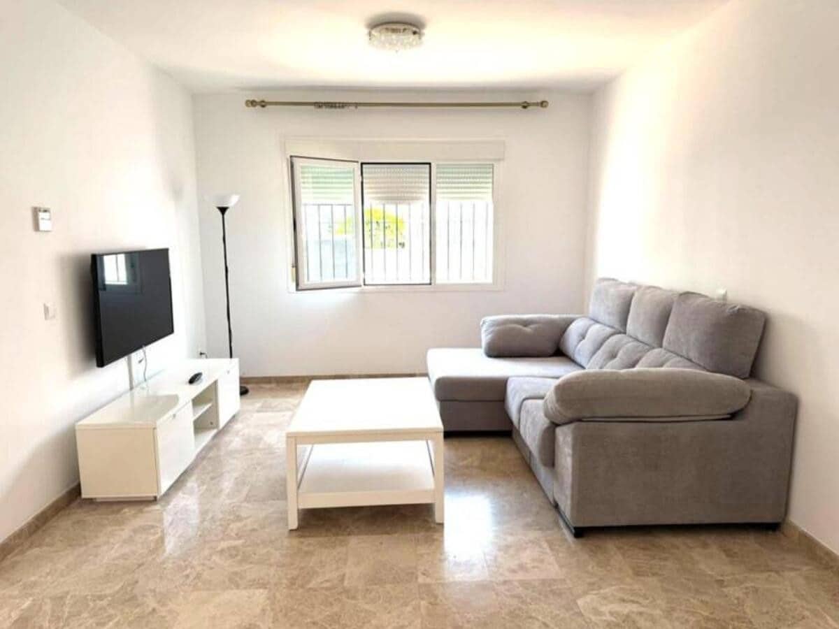 3 bedroom Townhouse for rent in Marbella with pool garage - € 2,500 (Ref: 10004959)