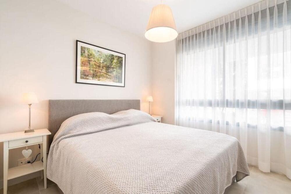 3 camera da letto Appartamento da affittare in New Golden Mile con piscina garage - 3.400 € (Rif: 10004961)