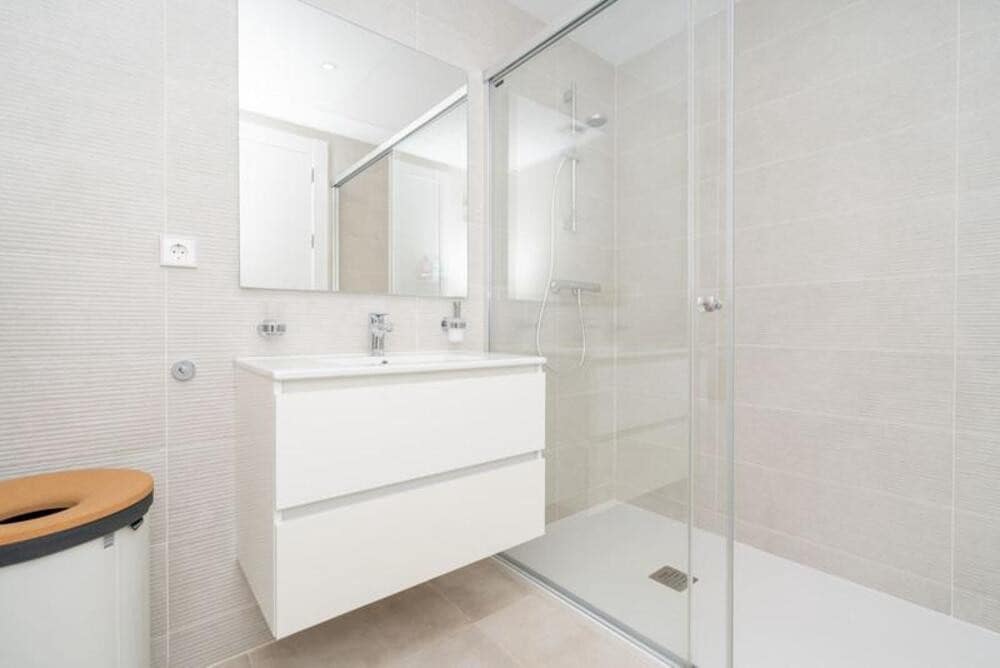 3 camera da letto Appartamento da affittare in New Golden Mile con piscina garage - 3.400 € (Rif: 10004961)