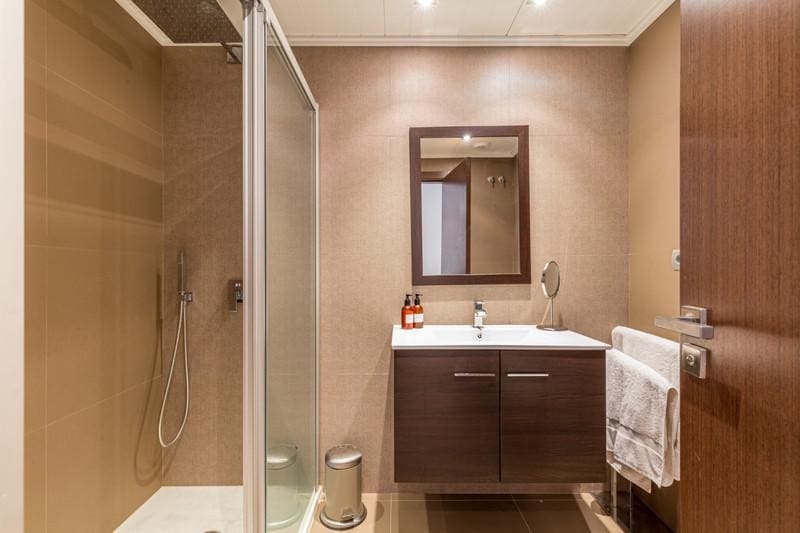 2 sypialnia Apartament do wynajęcia w Los Arqueros z basenem garażem - 2 500 € (Ref: 10008237)