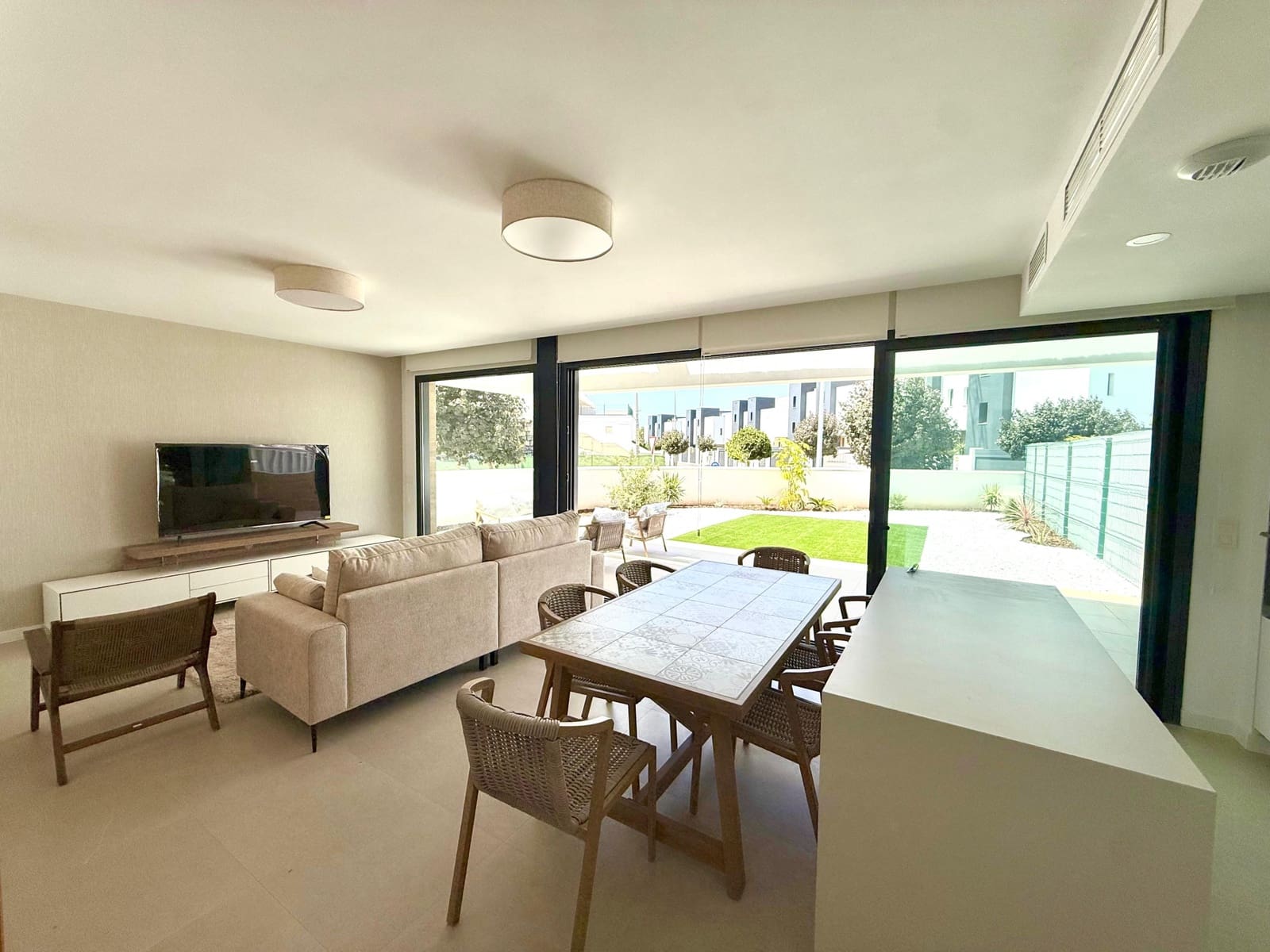 3 sovrum Hus att hyra i El Paraiso med pool garage - 4 500 € (Ref: 10008238)