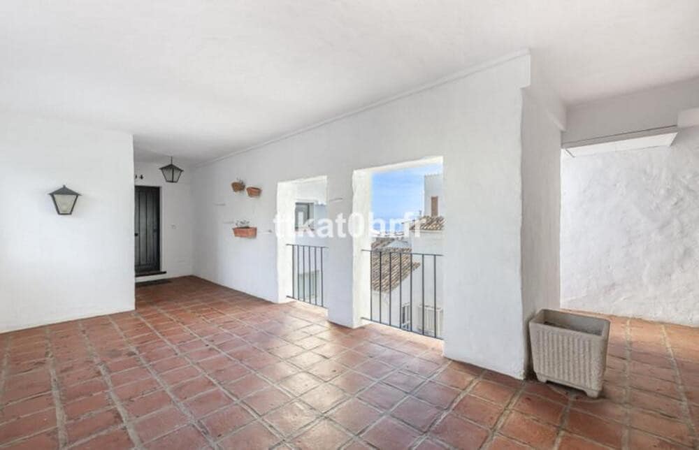 3 slaapkamer Appartement te koop in Puerto Banus met garage - € 1.075.000 (Ref: 10010208)