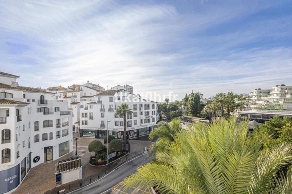 3 slaapkamer Appartement te koop in Puerto Banus met garage - € 1.075.000 (Ref: 10010208)