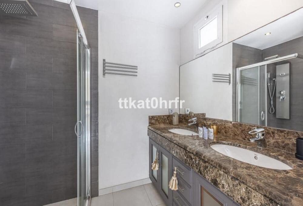 3 soverom Leilighet til leie i Puerto Banus med garasje - € 5 000 (Ref: 10010209)