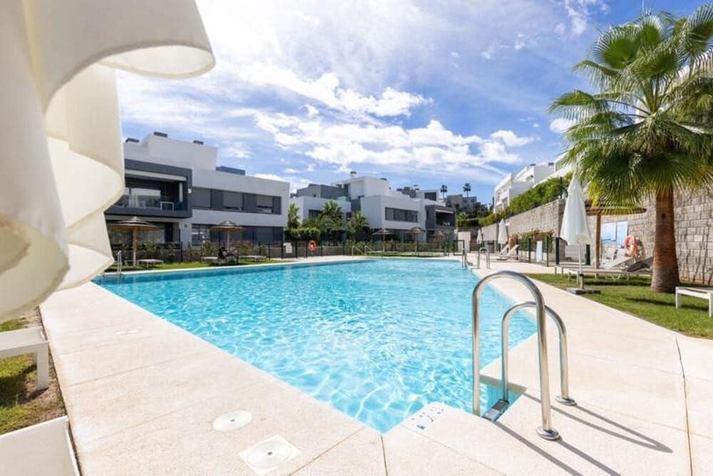 2 sovrum Lägenhet att hyra i New Golden Mile med pool garage - 2 300 € (Ref: 10012784)